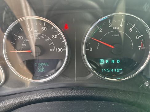 Used 2016 Jeep Wrangler Unlimited Rubicon w/ Connectivity Group image 7