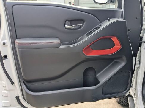 Used 2022 Nissan Frontier Pro-X image 18