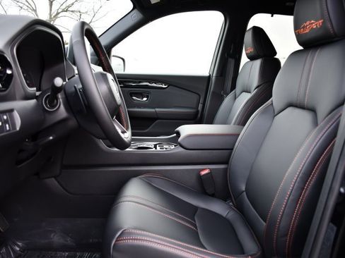 New 2025 Honda Pilot TrailSport image 14