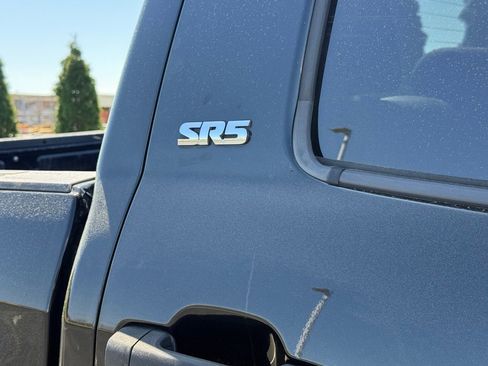 Used 2017 Toyota Tundra SR5 image 8