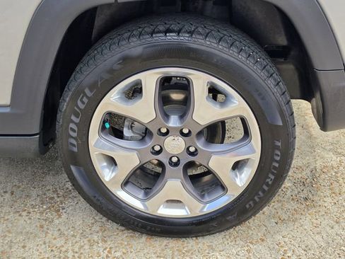 Used 2020 Jeep Compass Limited AWD/4WD image 27