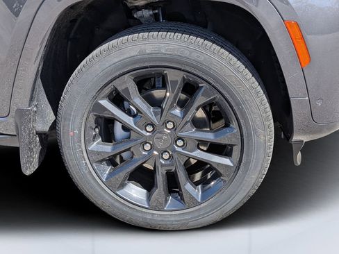New 2026 Jeep Grand Cherokee Limited AWD/4WD image 10