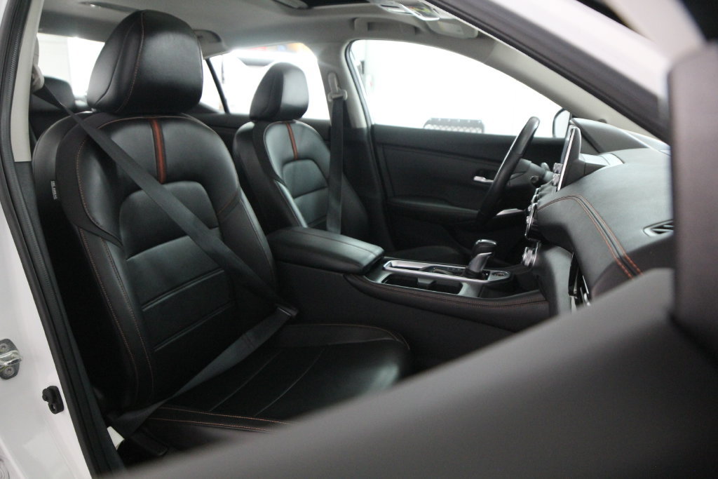 Used 2022 Nissan Sentra SR w/ SR Premium Package FWD image 51