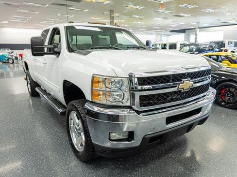 Used 2011 Chevrolet Silverado 2500 LTZ w/ LTZ Plus Package image 5