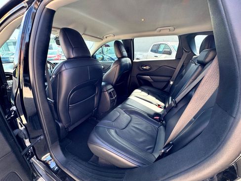 Used 2020 Jeep Cherokee Limited image 16