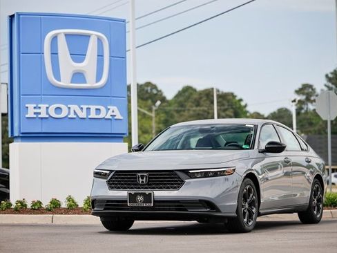 New 2025 Honda Accord SE image 1