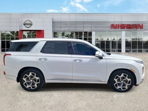 Used 2021 Hyundai Palisade Calligraphy w/ Winter Package image 3