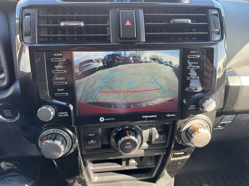 Used 2022 Toyota 4Runner TRD Off-Road AWD/4WD image 15