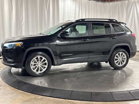 Used 2022 Jeep Cherokee Latitude Lux w/ Mopar Interior Package AWD/4WD image 10