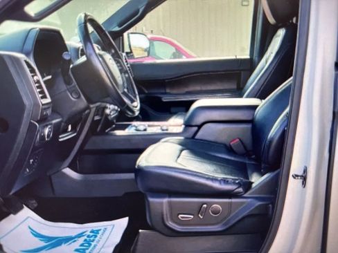 Used 2018 Ford Expedition Max Limited w/ Equipment Group 301A image 9