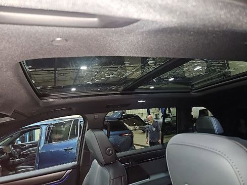 New 2026 GMC Acadia AT4 w/ Luxury Package AWD/4WD image 18
