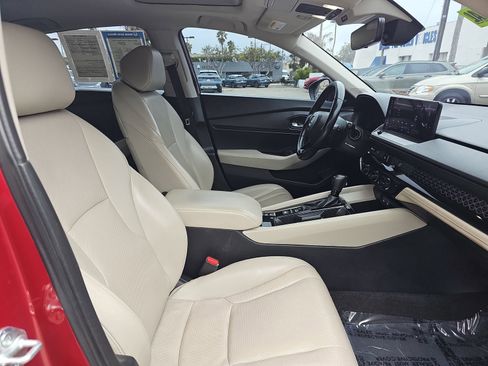 Used 2024 Honda Accord EX-L image 10