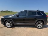Used 2016 Jeep Cherokee Latitude image 4