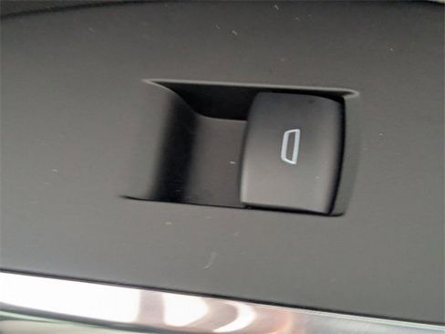 Used 2025 Chevrolet Traverse LT image 36