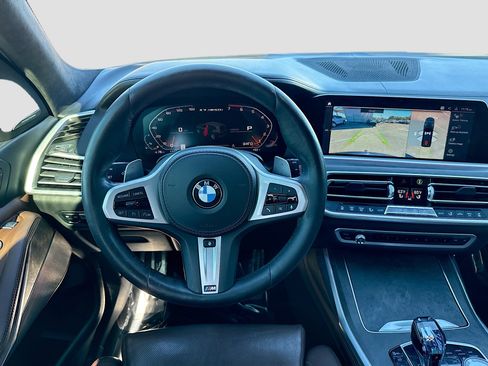 Used 2020 BMW X7 M50i image 18
