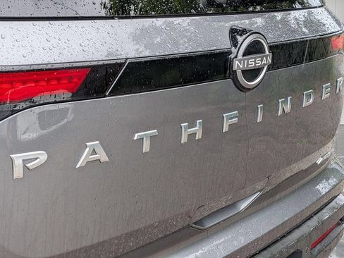 Used 2025 Nissan Pathfinder SV AWD/4WD image 18