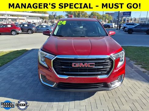 Used 2024 GMC Terrain SLE image 8