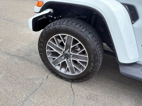 Used 2024 Jeep Wrangler High Altitude AWD/4WD image 31
