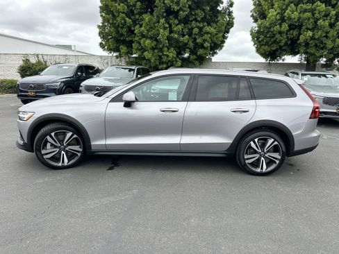 Certified 2026 Volvo V60 B5 Cross Country Plus w/ Climate Package image 7