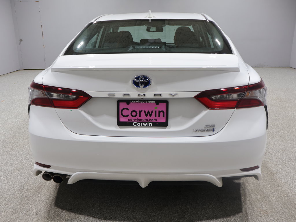 Used 2024 Toyota Camry SE w/ Audio Upgrade Package FWD image 3