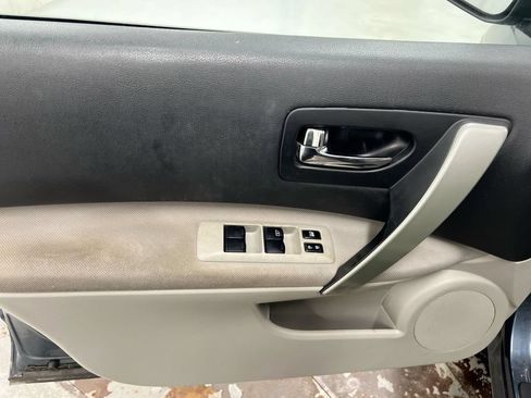 Used 2013 Nissan Rogue S AWD/4WD image 19