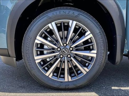 New 2026 Nissan Pathfinder Platinum FWD image 9