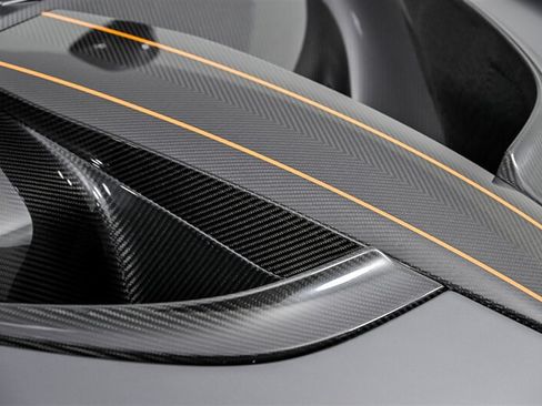 Used 2019 McLaren Senna RWD image 5