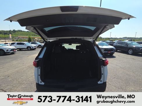 Used 2023 Chevrolet Traverse LT FWD image 32