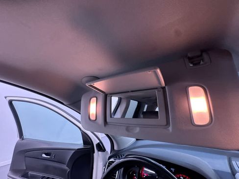 Used 2010 GMC Acadia SLT image 30