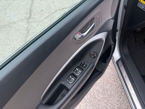 Used 2018 Hyundai Santa Fe Limited image 19