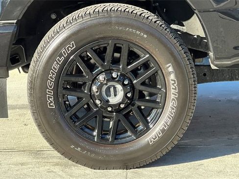 Used 2022 Ford F250 Lariat w/ Black Appearance Package image 31