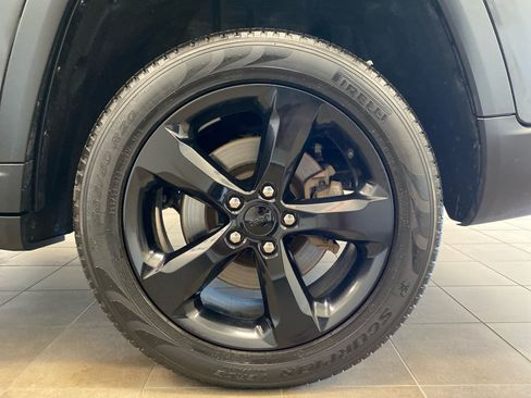 Used 2023 Jeep Grand Cherokee L Limited w/ Black Appearance Package AWD/4WD image 27