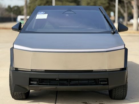 Used 2025 Tesla Cybertruck AWD Crew Cab image 5