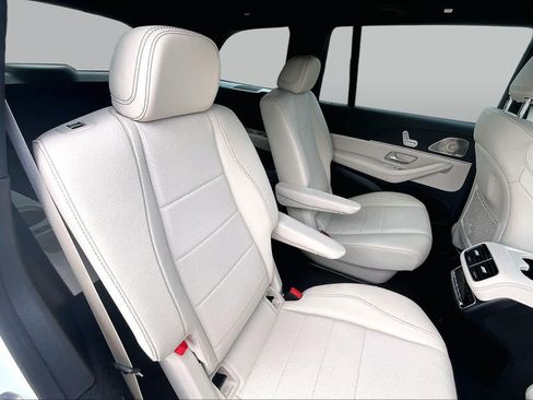 Certified 2025 Mercedes-Benz GLS 450 4MATIC image 20