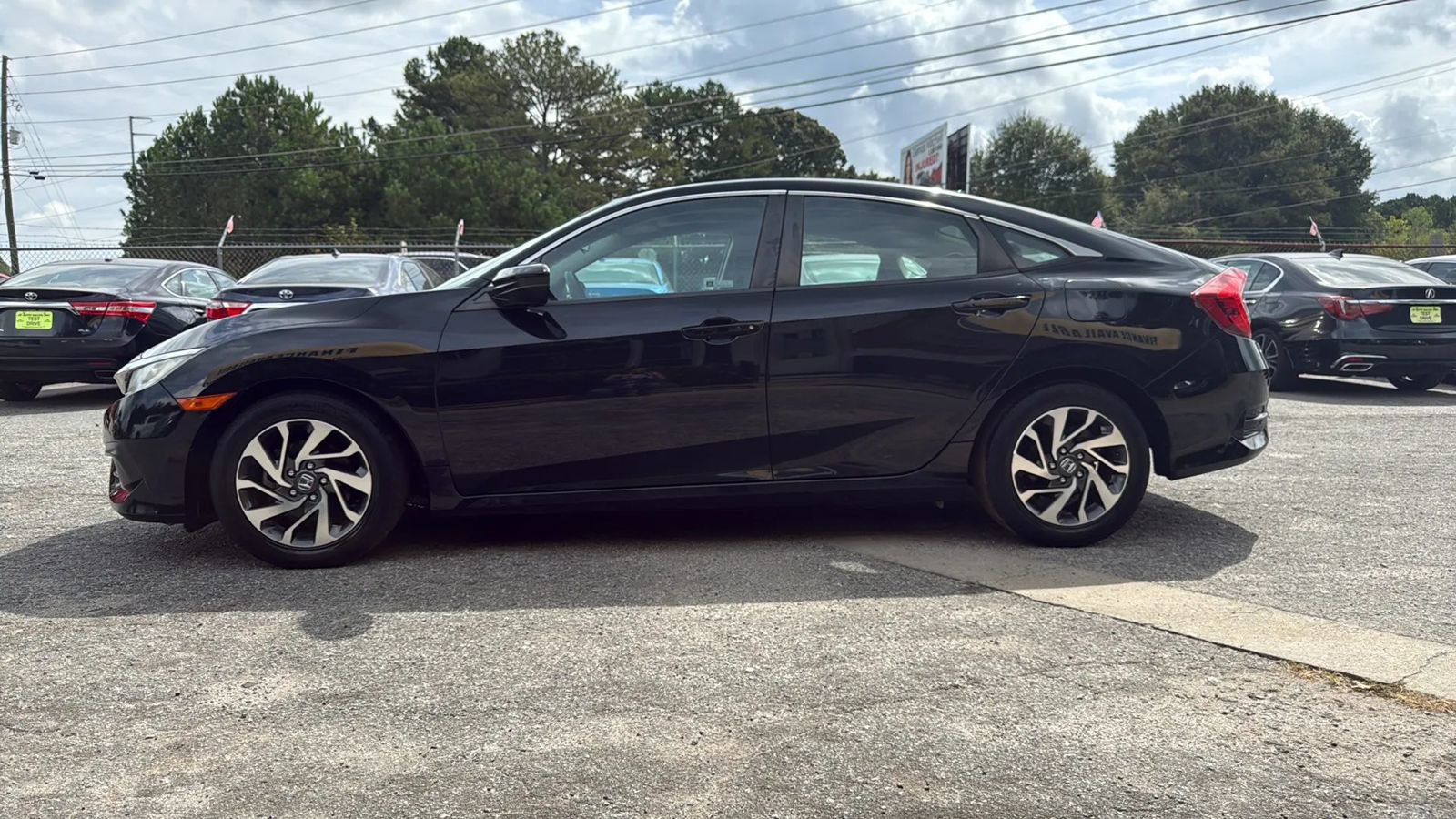 Used 2018 Honda Civic EX image 4
