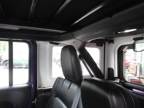 Used 2023 Jeep Wrangler Unlimited Rubicon 392 AWD/4WD image 25