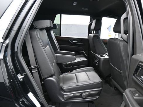 Used 2025 GMC Yukon Denali AWD/4WD image 43