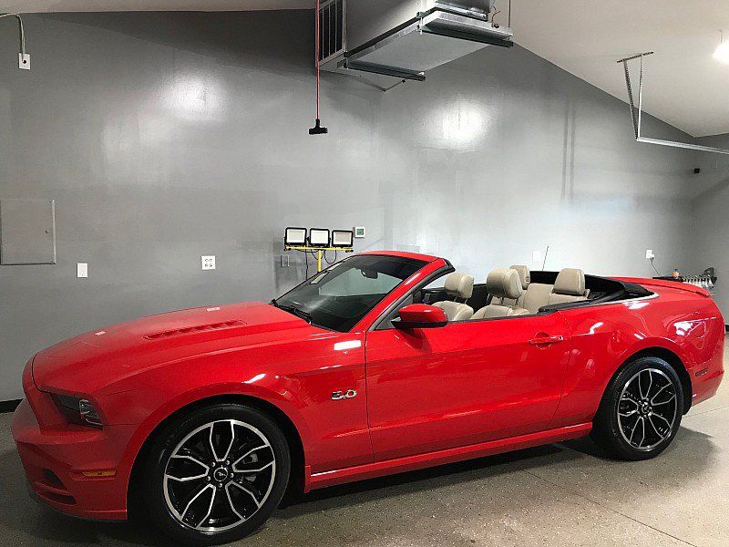 Used 2013 Ford Mustang GT Premium RWD image 13