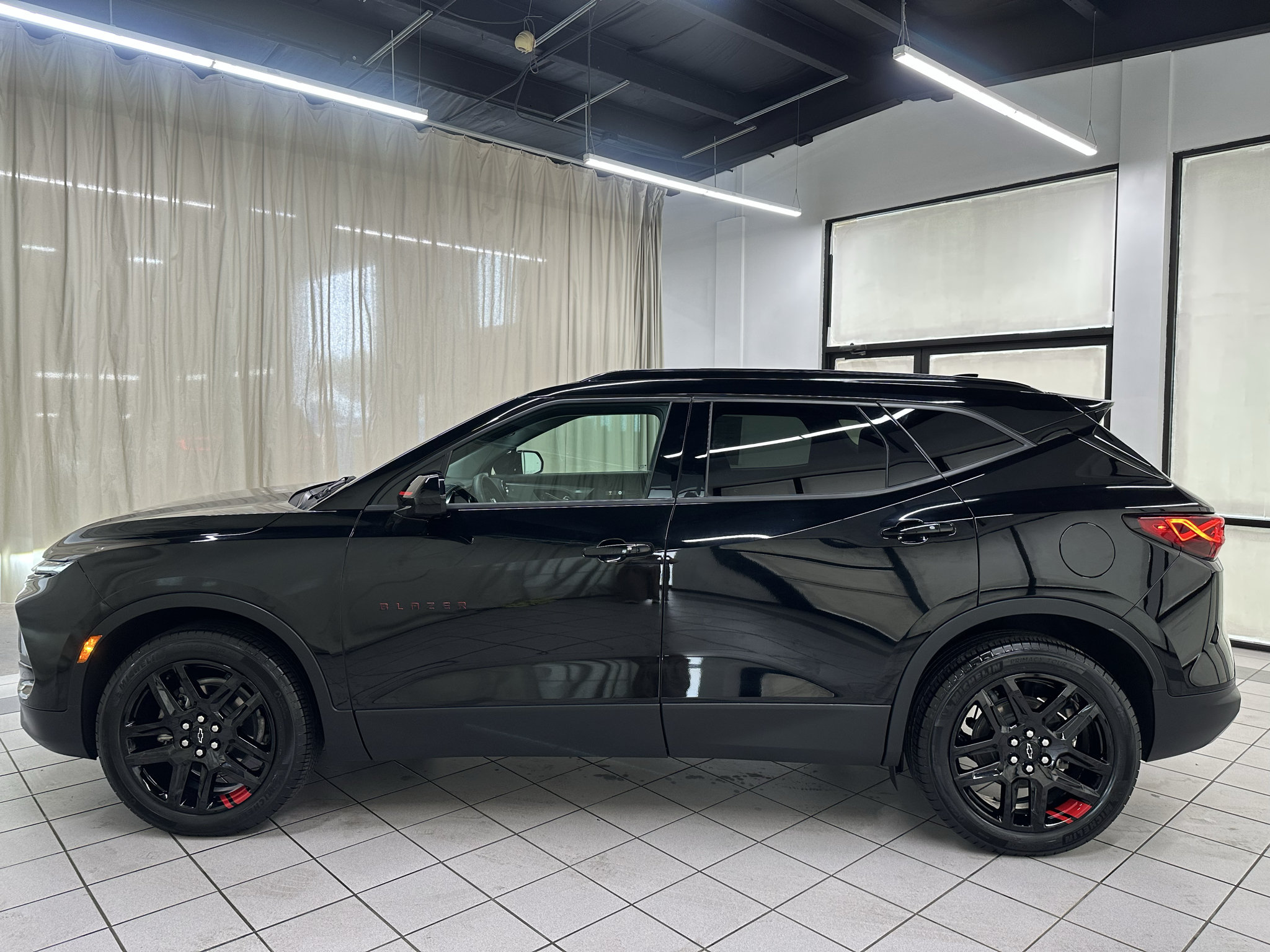 Used 2025 Chevrolet Blazer LT w/ Redline Edition AWD/4WD image 12