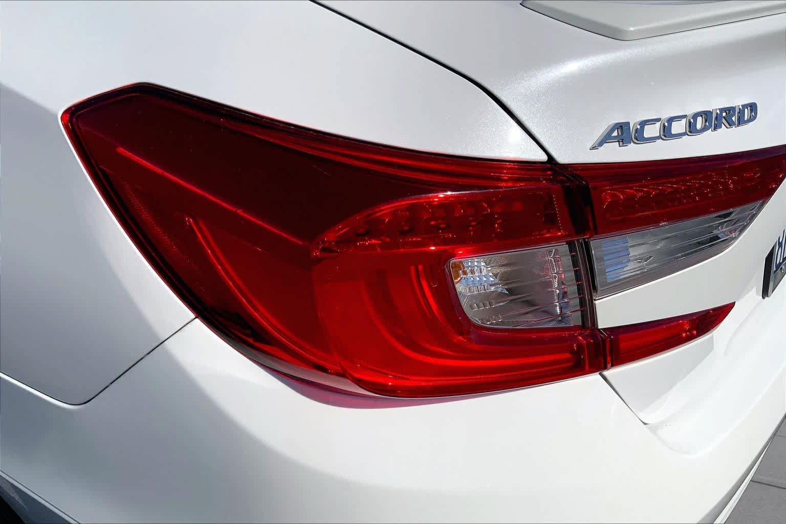 Used 2018 Honda Accord Sport image 28