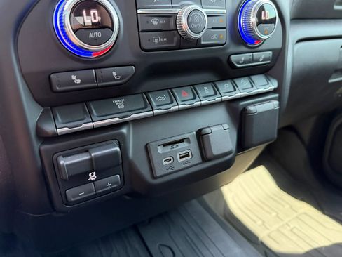 Used 2020 GMC Sierra 2500 SLE w/ SLE Value Package; image 17