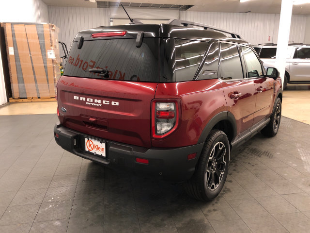 Used 2025 Ford Bronco Sport Outer Banks w/ Outer Banks Tech Package+ AWD/4WD image 9