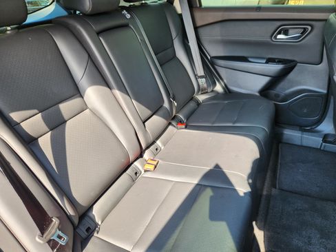 Used 2023 Nissan Rogue SV w/ SV Premium B Package AWD/4WD image 16