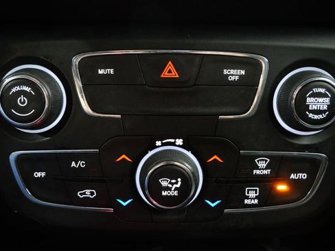 Used 2020 Jeep Compass Trailhawk AWD/4WD image 18