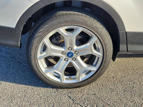 Used 2019 Ford Escape Titanium image 5