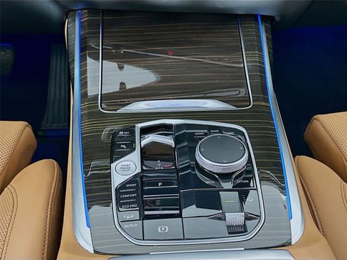 Certified 2023 BMW X7 xDrive40i w/ Premium Package image 17