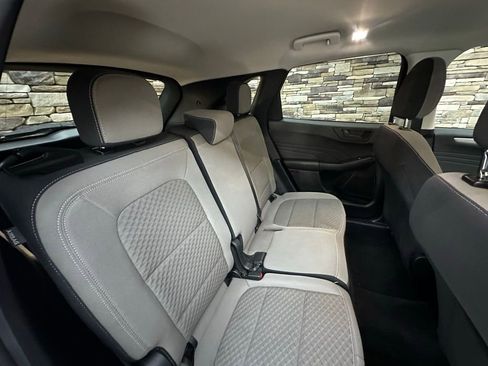 Used 2022 Ford Escape SE w/ Cold Weather Package image 32