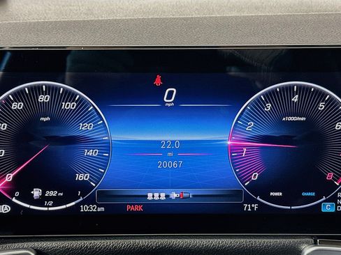 Used 2025 Mercedes-Benz GLB 250 image 19