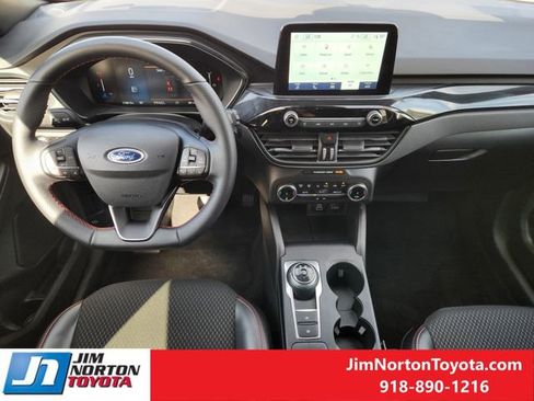 Used 2025 Ford Escape ST-Line image 25