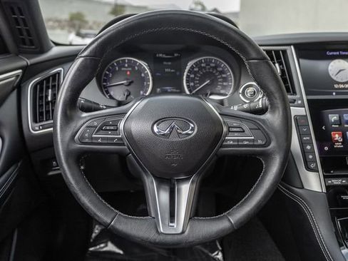 Used 2017 INFINITI Q60 2.0t w/ Moonroof Package image 9